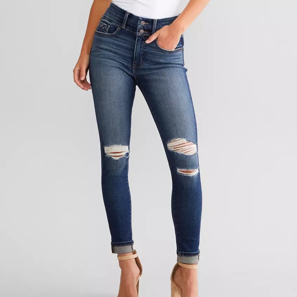Like New Buckle Black High Rise Skinny